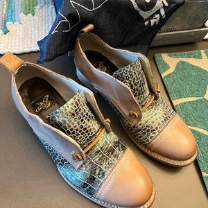 Freebirds ‘Mabel’ in the turquoise multi color.